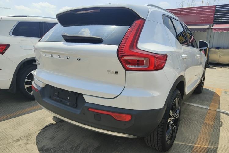 Used Volvo XC40 2021 T4 Four-Wheel Drive Smart Luxury Edition Rear Right 45 Deg