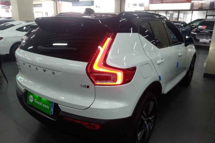 Used Volvo XC40 2021 T4 Four-Wheel Drive Smart & Sporty Edition Rear Right 45 Deg