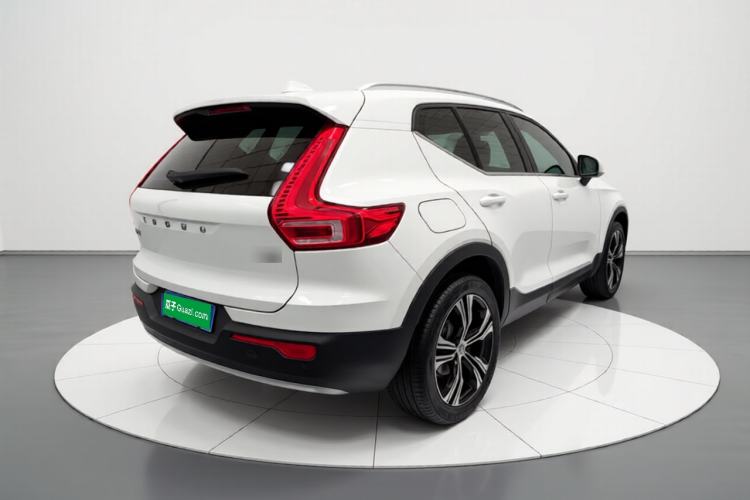 Used Volvo XC40 2021 T4 4x4 SmartDrive Fashion Edition Rear Right 45 Deg