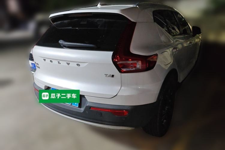 Used Volvo XC40 2021 T4 Four-Wheel Drive Smart Luxury Edition Rear Right 45 Deg