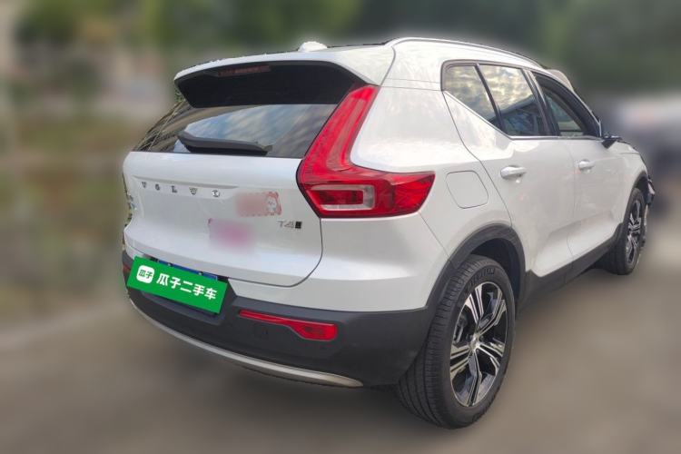 Used Volvo XC40 2021 T4 Four-Wheel Drive Smart Luxury Edition Rear Right 45 Deg