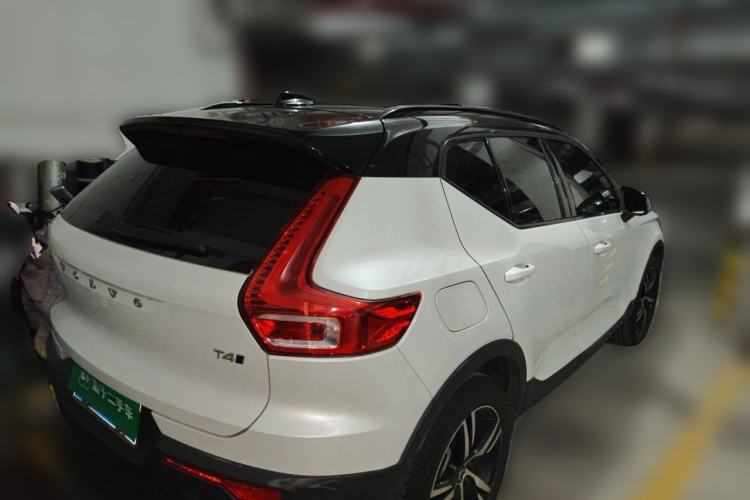 Used Volvo XC40 2021 T4 Four-Wheel Drive Smart & Sporty Edition Rear Right 45 Deg