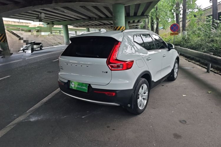 Used Volvo XC40 2021 T4 4x4 SmartDrive Fashion Edition Rear Right 45 Deg