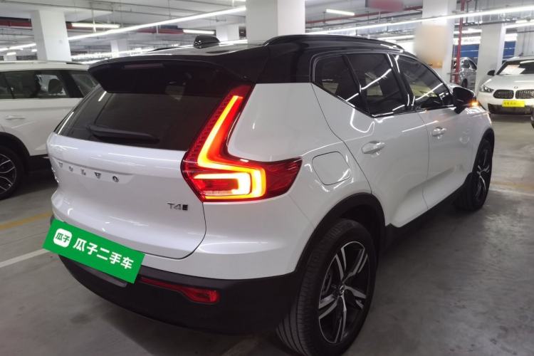 Used Volvo XC40 2021 T4 Four-Wheel Drive Smart & Sporty Edition Rear Right 45 Deg
