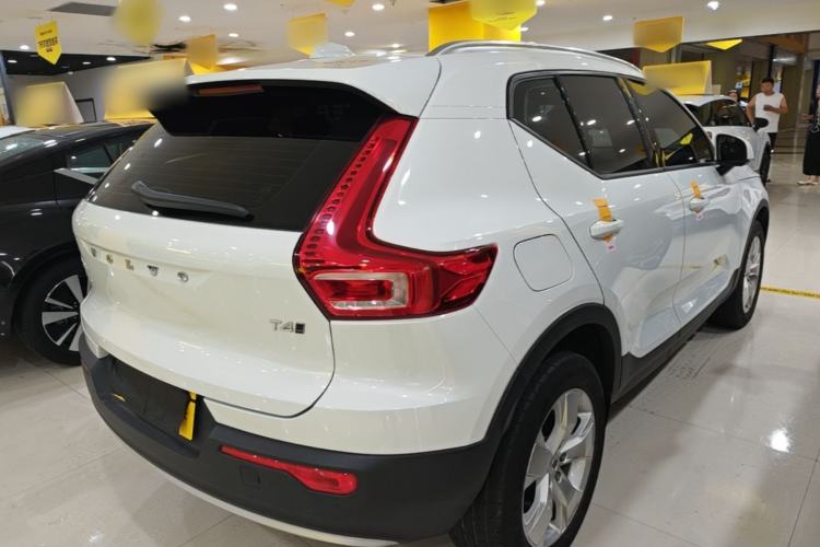 Used Volvo XC40 2021 T4 4x4 SmartDrive Fashion Edition Rear Right 45 Deg
