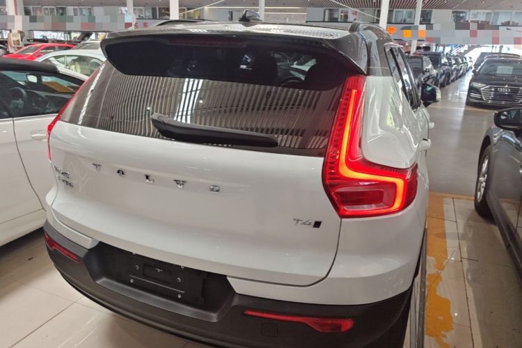 Used Volvo XC40 2021 T4 Four-Wheel Drive Smart & Sporty Edition Rear Right 45 Deg