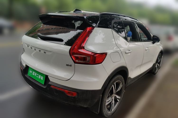 Used Volvo XC40 2021 T4 Four-Wheel Drive Smart & Sporty Edition Rear Right 45 Deg