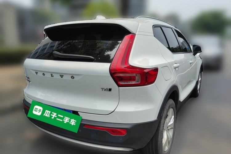 Used Volvo XC40 2021 T4 Four-Wheel Drive Smart Luxury Edition Rear Right 45 Deg