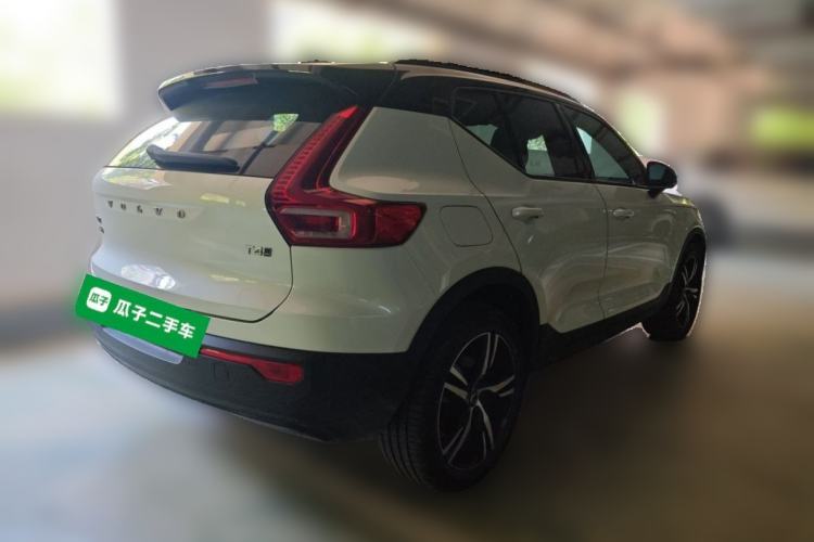 Used Volvo XC40 2021 T4 Four-Wheel Drive Smart & Sporty Edition Rear Right 45 Deg