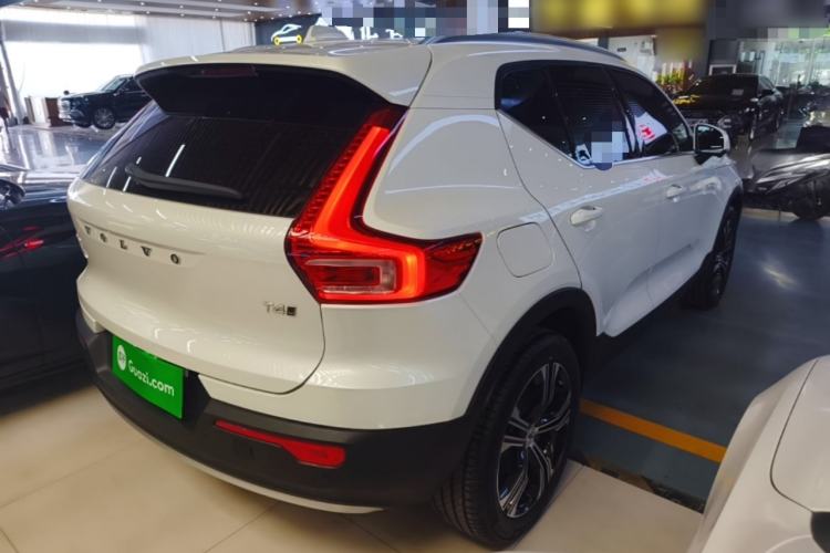 Used Volvo XC40 2021 T4 Four-Wheel Drive Smart Luxury Edition Rear Right 45 Deg