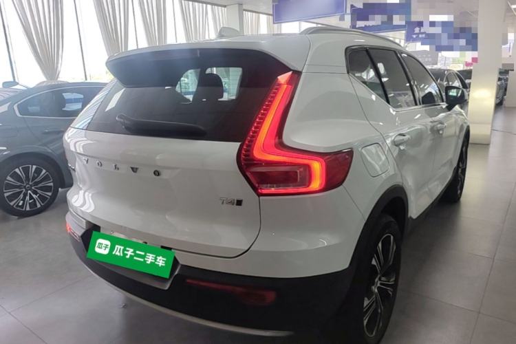 Used Volvo XC40 2021 T4 Four-Wheel Drive Smart Luxury Edition Rear Right 45 Deg