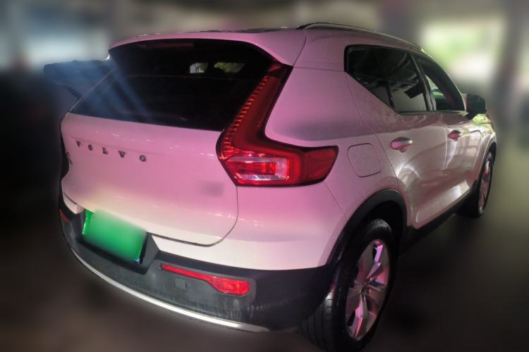 Used Volvo XC40 2021 T4 4x4 SmartDrive Fashion Edition Rear Right 45 Deg
