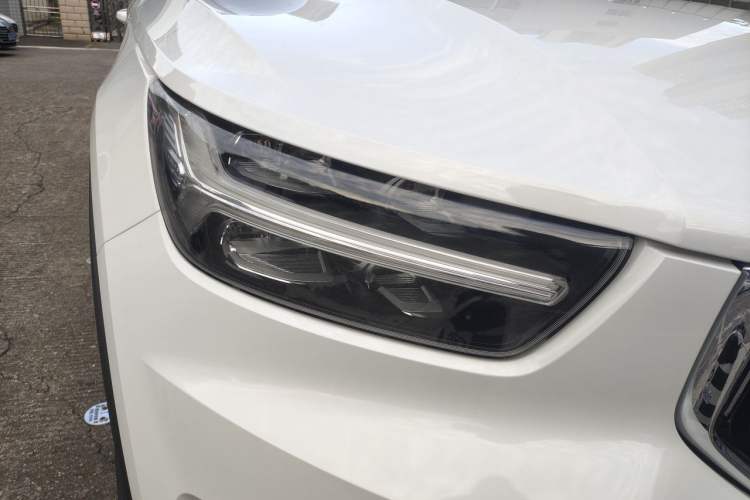 Used Volvo XC40 2021 T4 Four-Wheel Drive Smart Luxury Edition Right Front Headlight