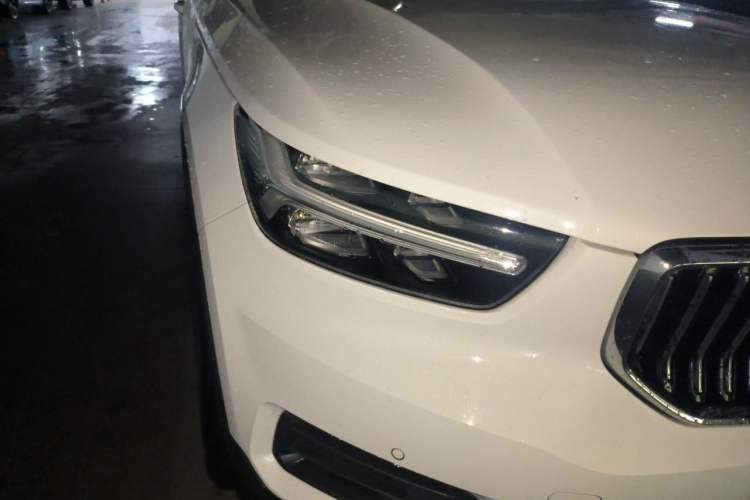 Used Volvo XC40 2021 T4 4x4 SmartDrive Fashion Edition Right Front Headlight
