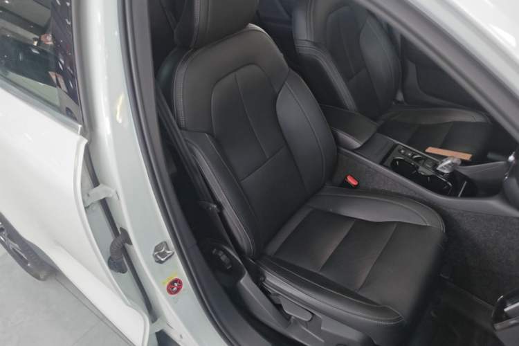 Used Volvo XC40 2021 T4 Four-Wheel Drive Smart Luxury Edition Right Front Seat