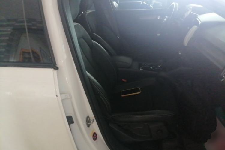 Used Volvo XC40 2021 T4 Four-Wheel Drive Smart & Sporty Edition Right Front Seat