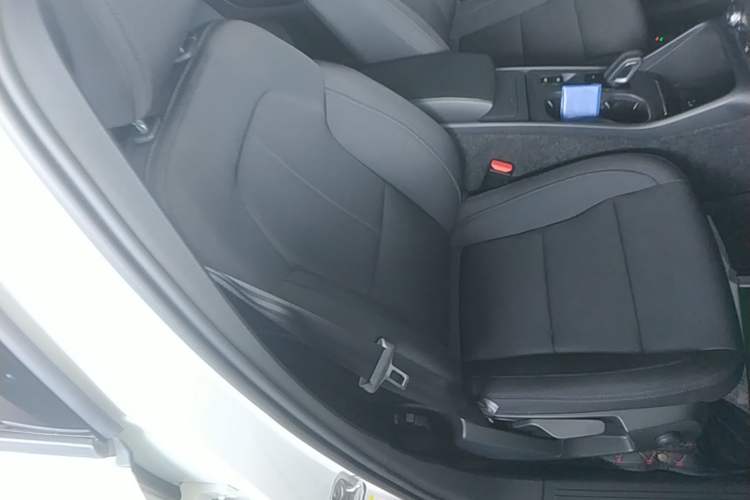 Used Volvo XC40 2021 T4 4x4 SmartDrive Fashion Edition Right Front Seat