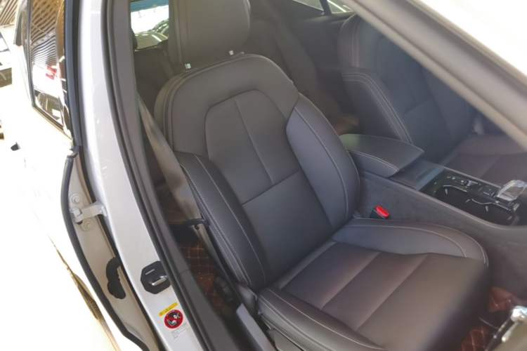 Used Volvo XC40 2021 T4 Four-Wheel Drive Smart Luxury Edition Right Front Seat
