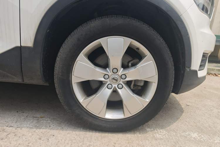 Used Volvo XC40 2021 T4 Four-Wheel Drive Smart Luxury Edition Right Front Wheel Hub