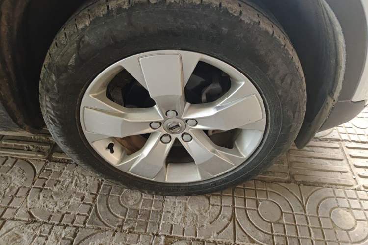 Used Volvo XC40 2021 T3 Smart & Stylish Edition Right Front Wheel Hub