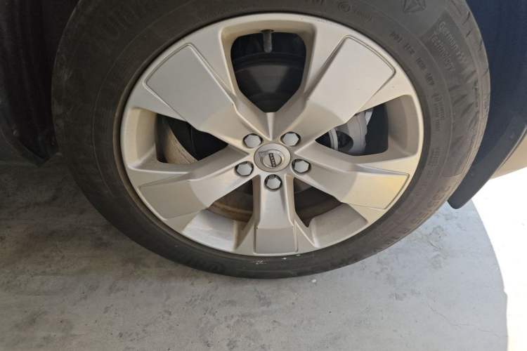 Used Volvo XC40 2021 T3 Smart & Stylish Edition Right Front Wheel Hub