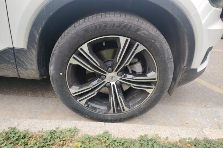Used Volvo XC40 2021 T4 Four-Wheel Drive Smart Luxury Edition Right Front Wheel Hub