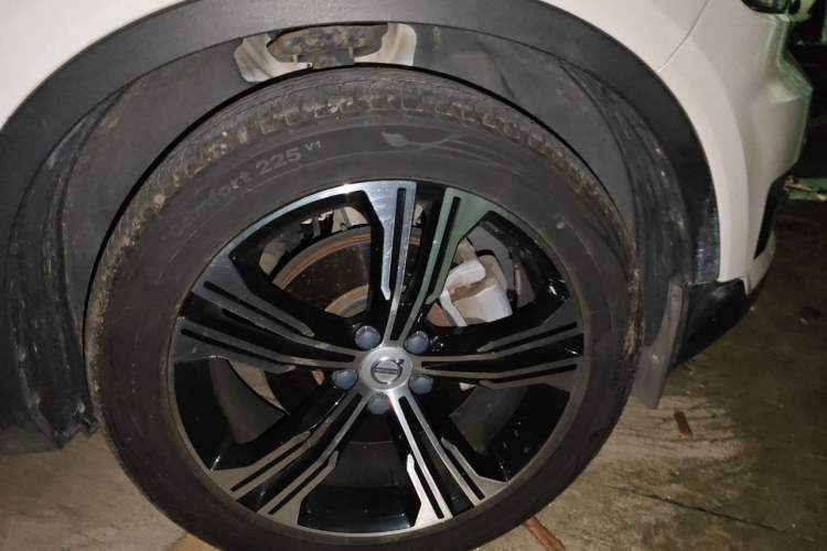 Used Volvo XC40 2021 T4 Four-Wheel Drive Smart Luxury Edition Right Front Wheel Hub
