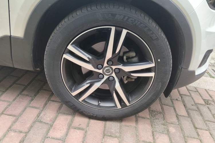 Used Volvo XC40 2021 T5 4x4 Zhiya Sport Edition Right Front Wheel Hub