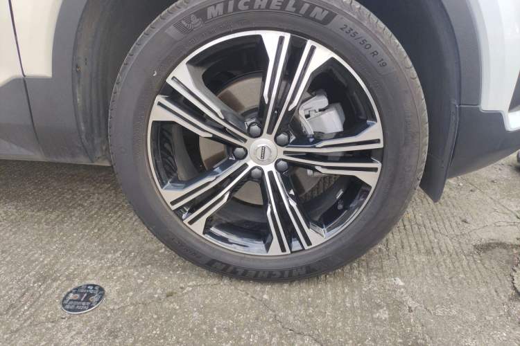 Used Volvo XC40 2021 T4 Four-Wheel Drive Smart Luxury Edition Right Front Wheel Hub