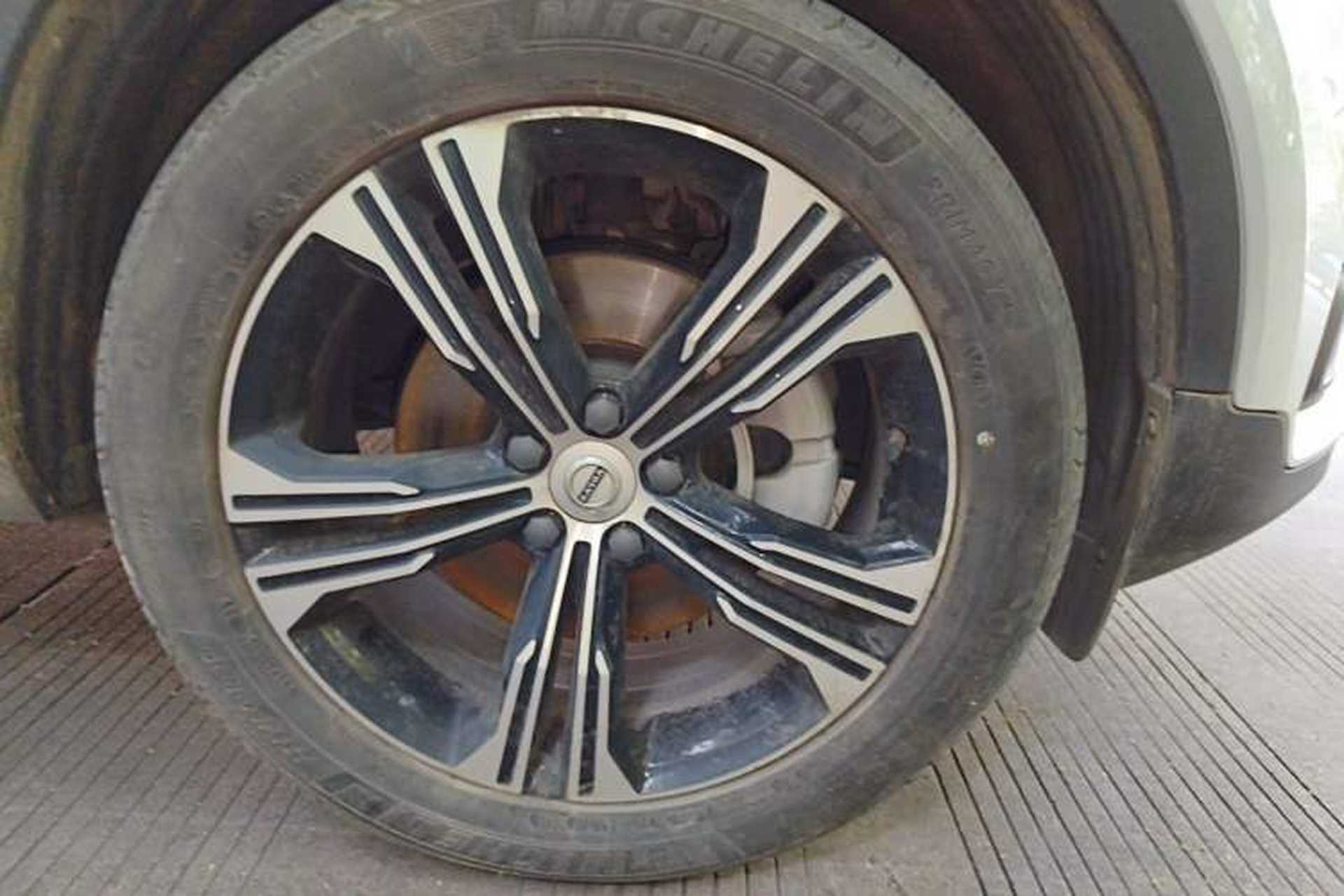 Used Volvo XC40 2021 T4 Four-Wheel Drive Smart Luxury Edition Right Front Wheel Hub