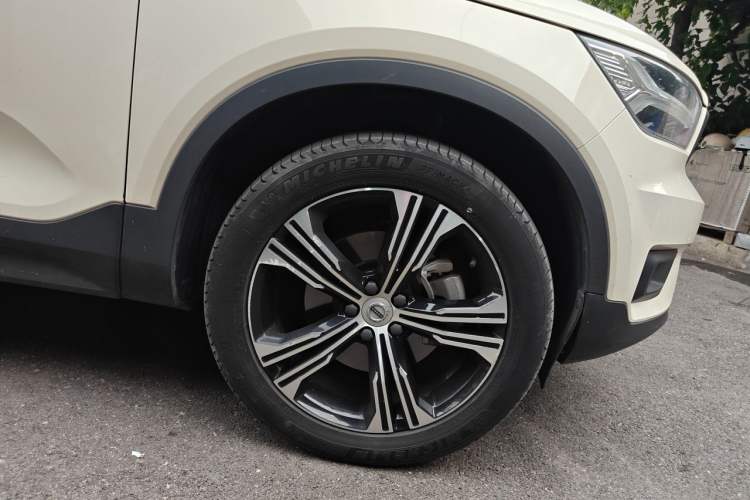 Used Volvo XC40 2021 T4 Four-Wheel Drive Smart Luxury Edition Right Front Wheel Hub
