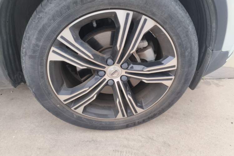 Used Volvo XC40 2021 T4 Four-Wheel Drive Smart Luxury Edition Right Front Wheel Hub