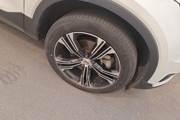 Used Volvo XC40 2021 T4 Four-Wheel Drive Smart Luxury Edition Right Front Wheel Hub
