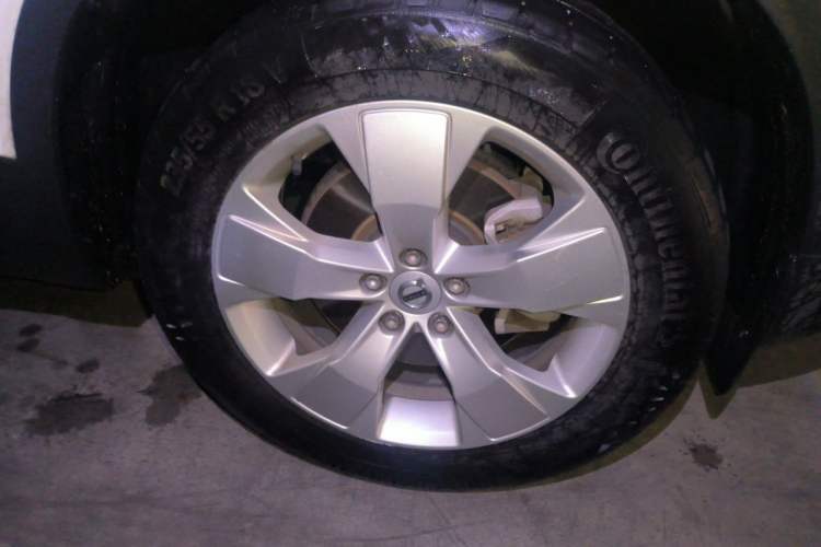 Used Volvo XC40 2021 T4 4x4 SmartDrive Fashion Edition Right Front Wheel Hub