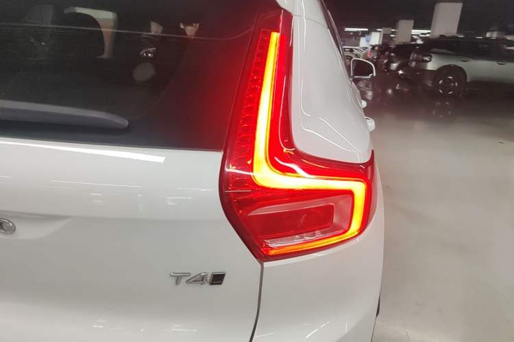Used Volvo XC40 2021 T4 Four-Wheel Drive Smart Luxury Edition Right Rear Taillight
