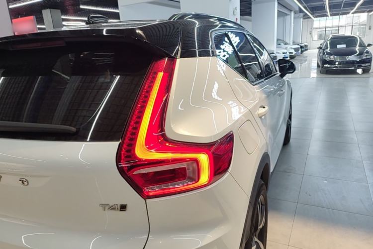 Used Volvo XC40 2021 T4 Four-Wheel Drive Zhiya Sport Edition Right Rear Taillight