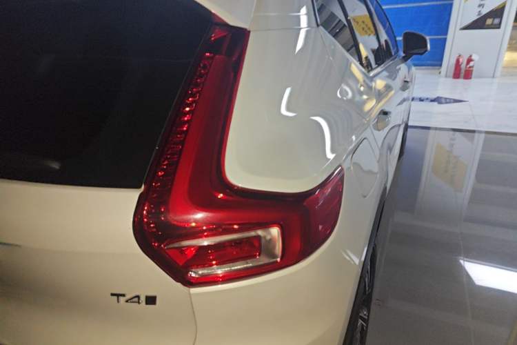 Used Volvo XC40 2021 T4 Four-Wheel Drive Smart Luxury Edition Right Rear Taillight