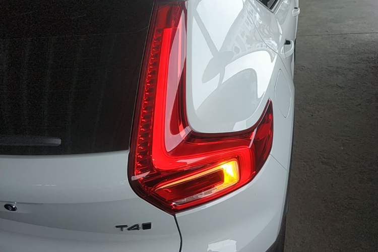 Used Volvo XC40 2021 T4 4x4 SmartDrive Fashion Edition Right Rear Taillight