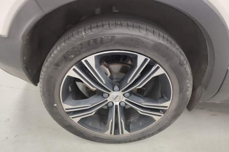 Used Volvo XC40 2021 T4 Four-Wheel Drive Smart Luxury Edition Right Rear Wheel Hub