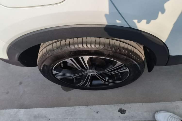 Used Volvo XC40 2021 T4 Four-Wheel Drive Smart Luxury Edition Right Rear Wheel Hub