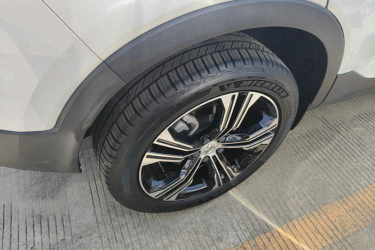 Used Volvo XC40 2021 T4 Four-Wheel Drive Smart Luxury Edition Right Rear Wheel Hub