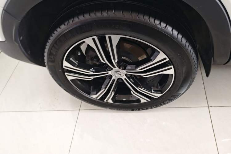 Used Volvo XC40 2021 T4 4x4 SmartDrive Fashion Edition Right Rear Wheel Hub