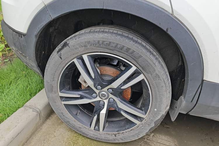 Used Volvo XC40 2021 T4 Four-Wheel Drive Smart & Sporty Edition Right Rear Wheel Hub