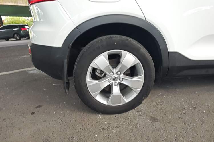 Used Volvo XC40 2021 T4 4x4 SmartDrive Fashion Edition Right Rear Wheel Hub