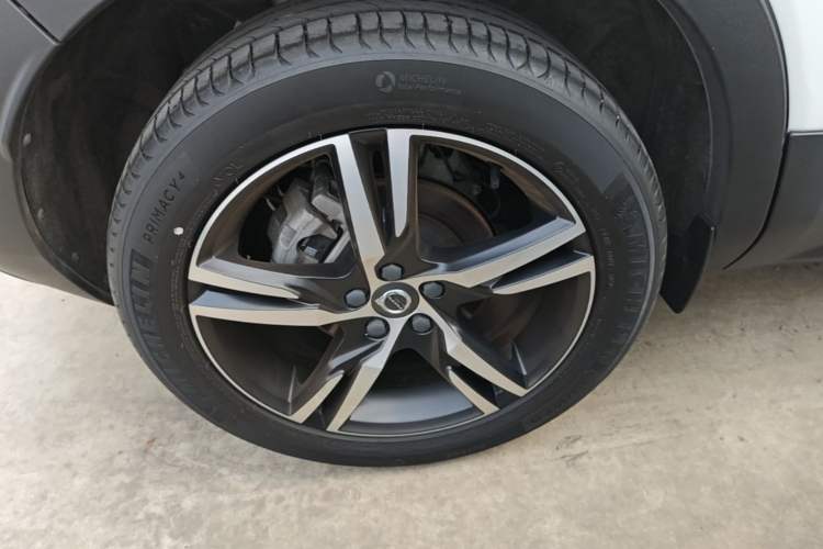 Used Volvo XC40 2021 T4 Four-Wheel Drive Smart & Sporty Edition Right Rear Wheel Hub