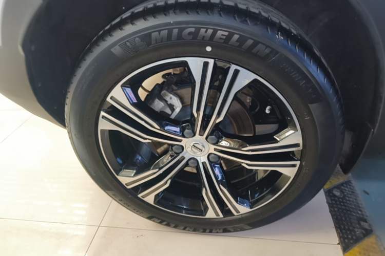 Used Volvo XC40 2021 T4 Four-Wheel Drive Smart Luxury Edition Right Rear Wheel Hub
