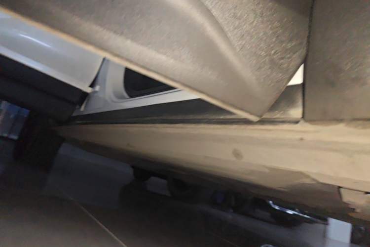 Used Volvo XC40 2021 T4 Four-Wheel Drive Smart Luxury Edition Right Side Sill