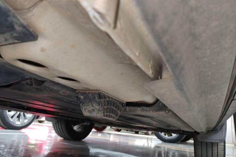 Used Volvo XC40 2021 T4 Four-Wheel Drive Smart Luxury Edition Right Side Sill