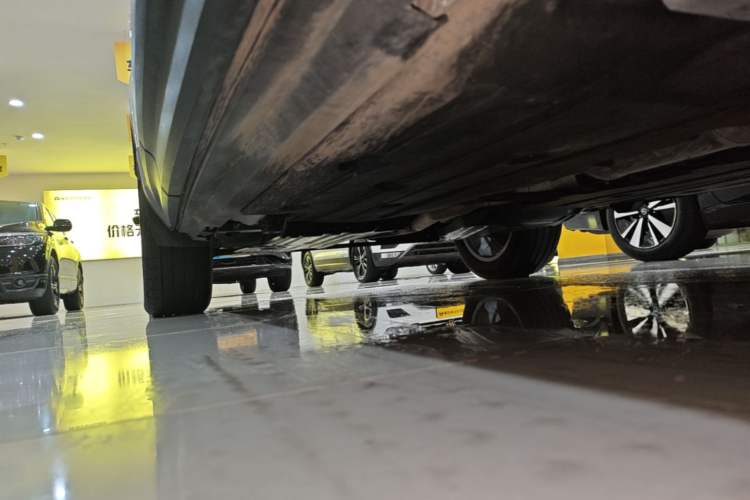 Used Volvo XC40 2021 T4 4x4 SmartDrive Fashion Edition Right Side Sill