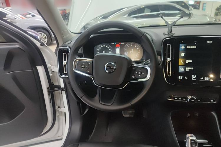 Used Volvo XC40 2021 T4 Four-Wheel Drive Smart Luxury Edition Steering Wheel